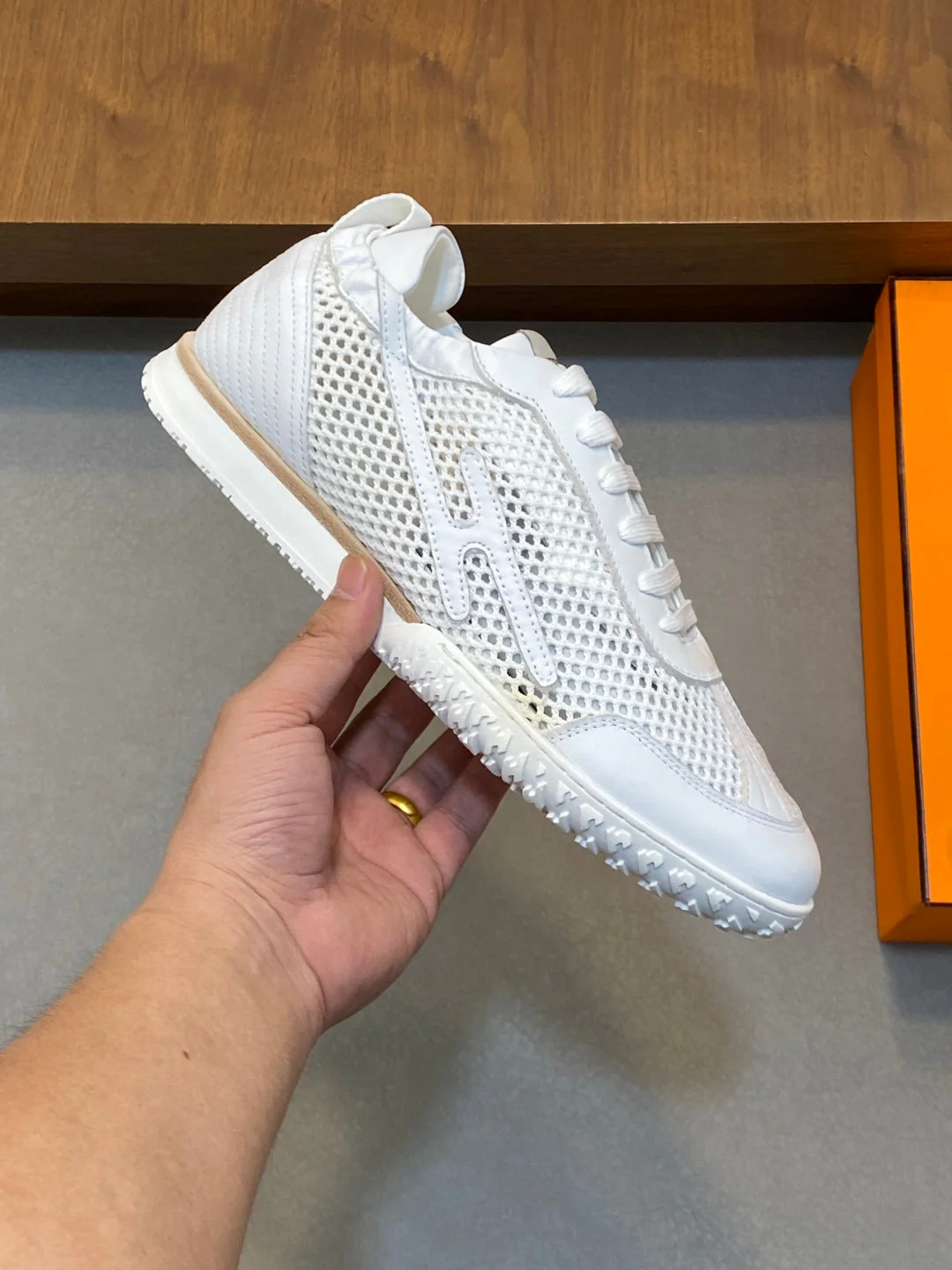 herm leather senaker