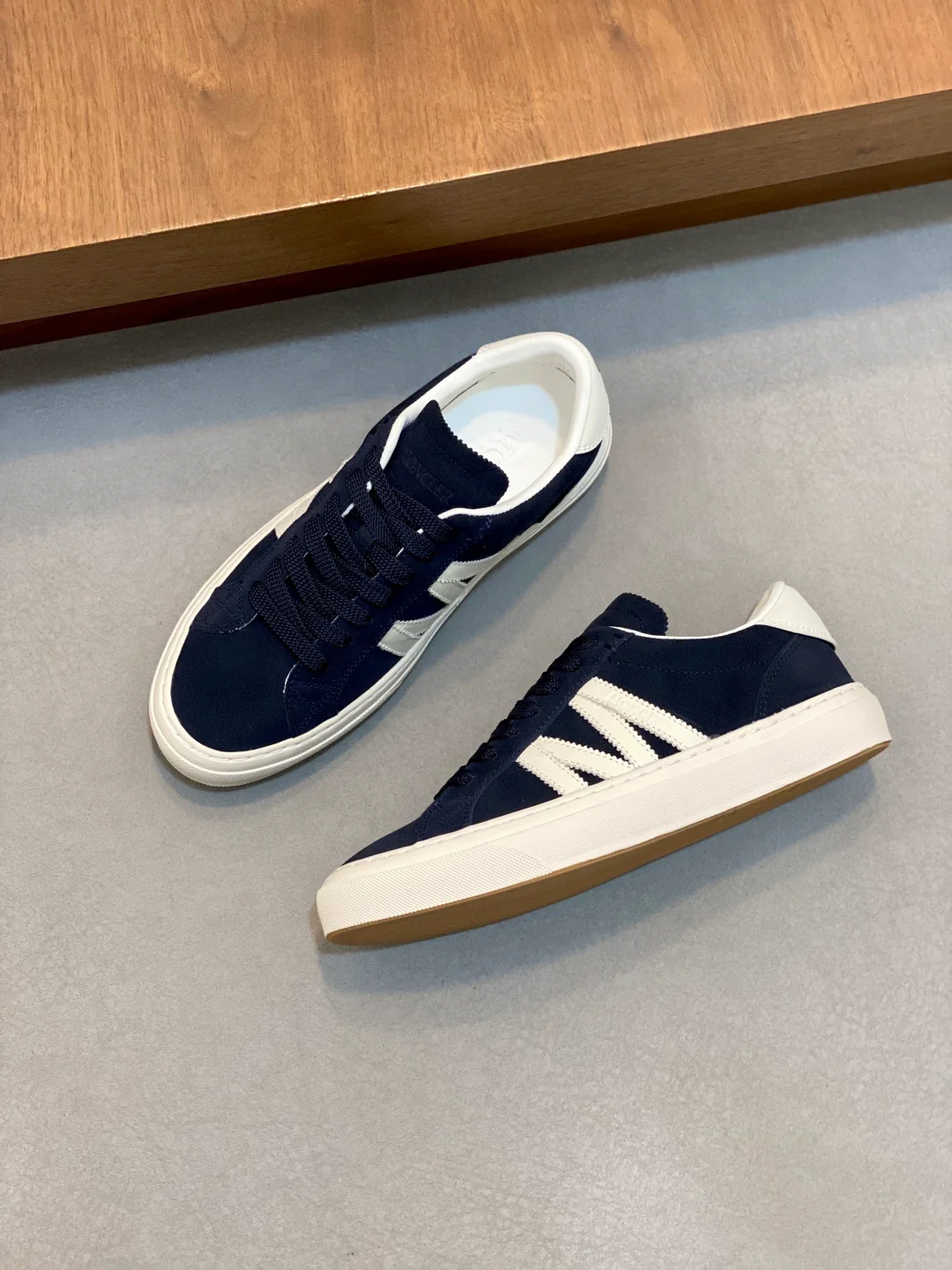 Mon low-top retro sneakers