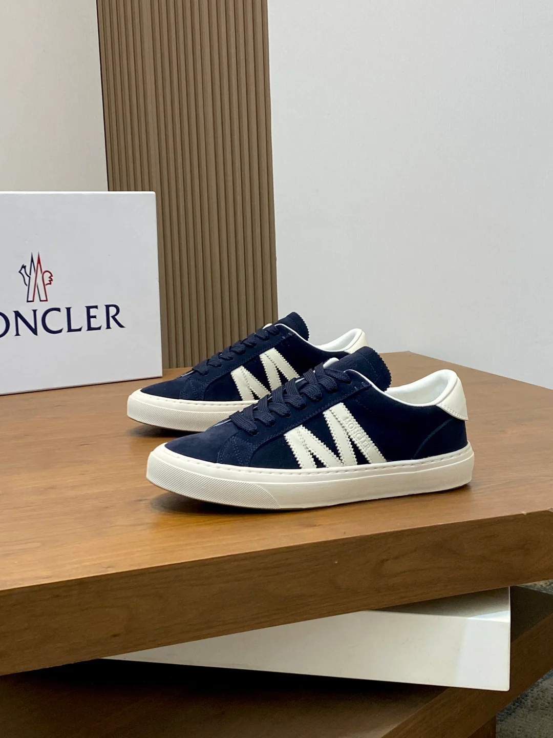 Mon low-top retro sneakers