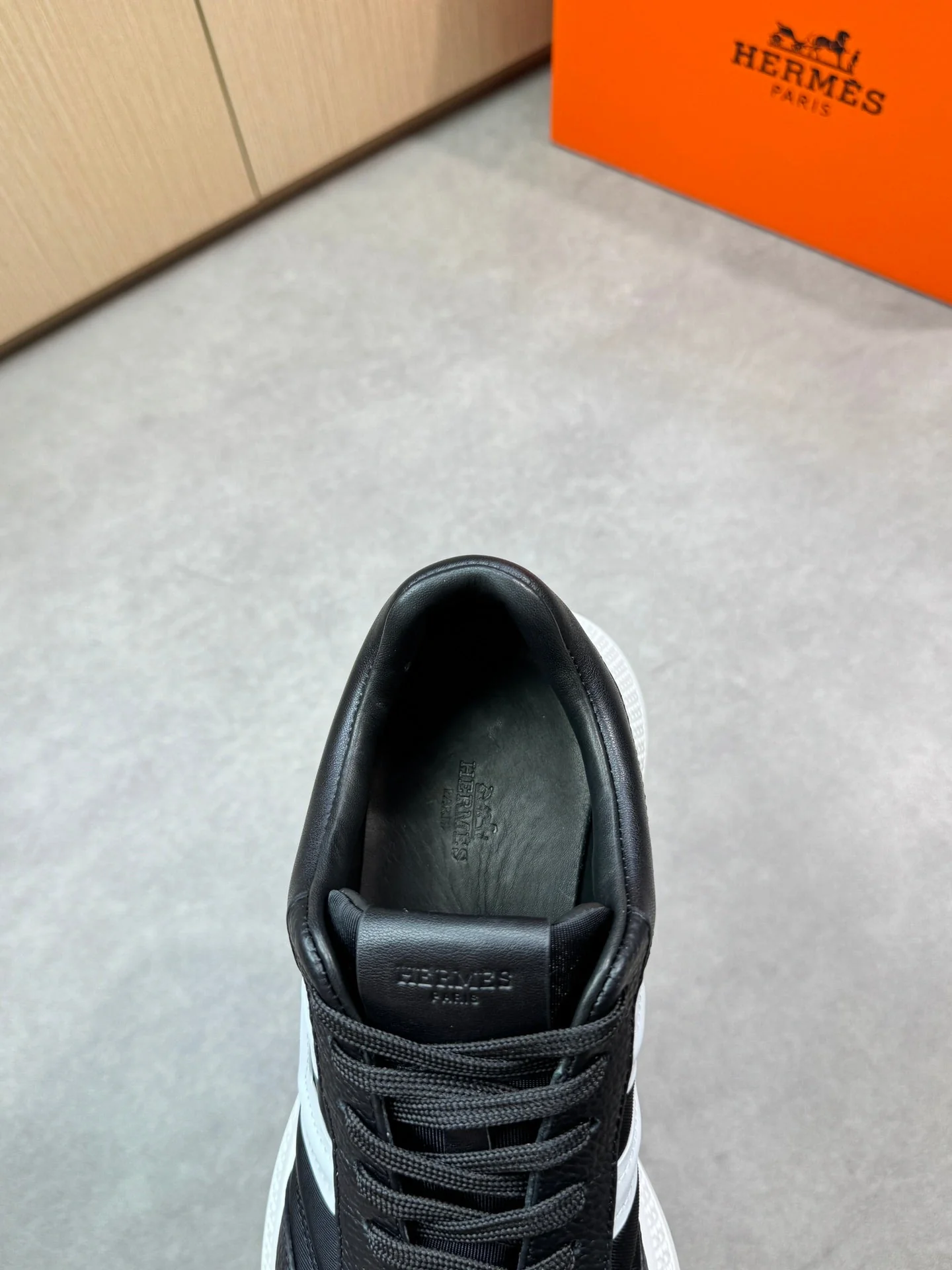 Herm leather sneaker