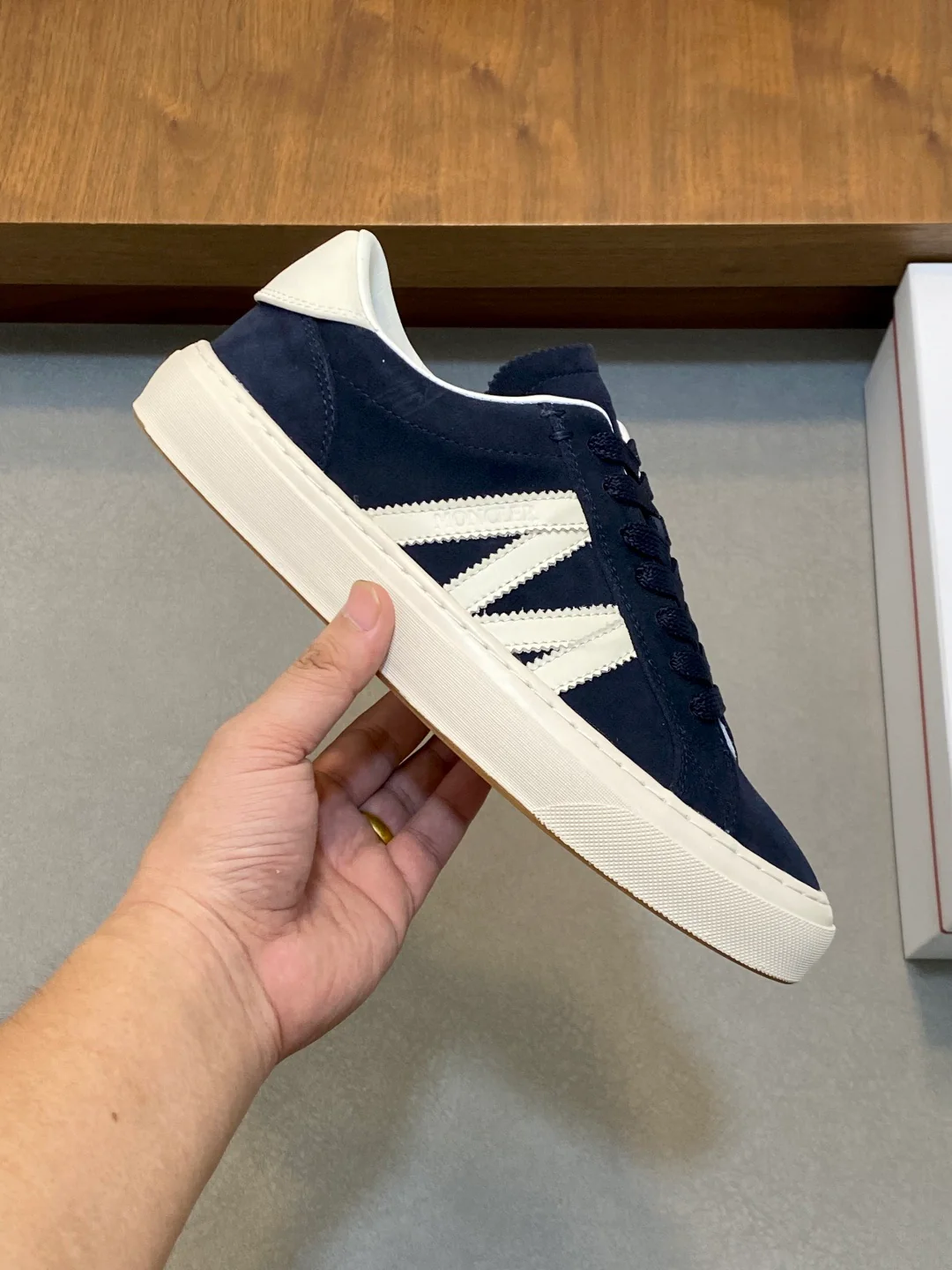 Mon low-top retro sneakers