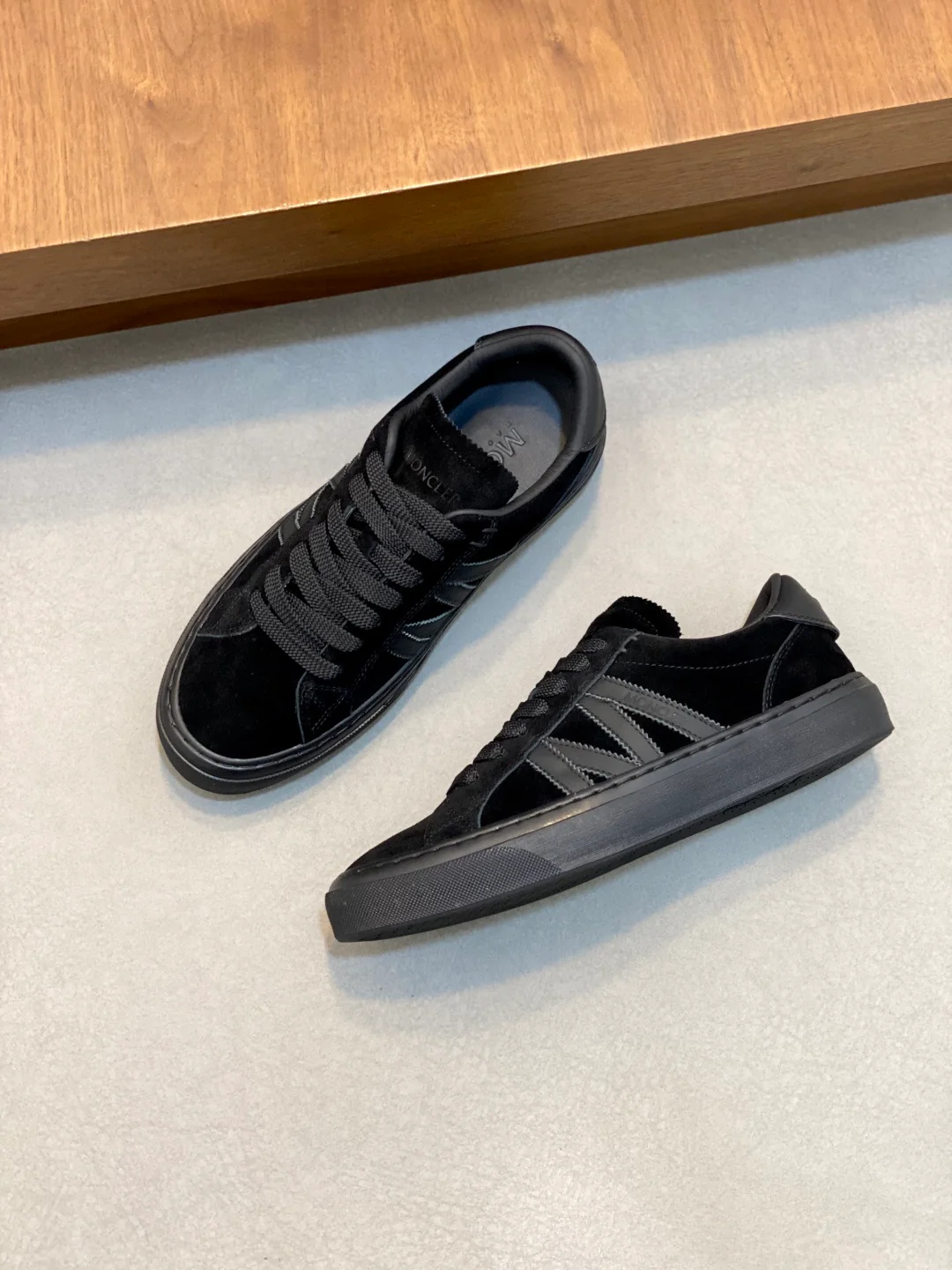 Mon low-top retro sneakers