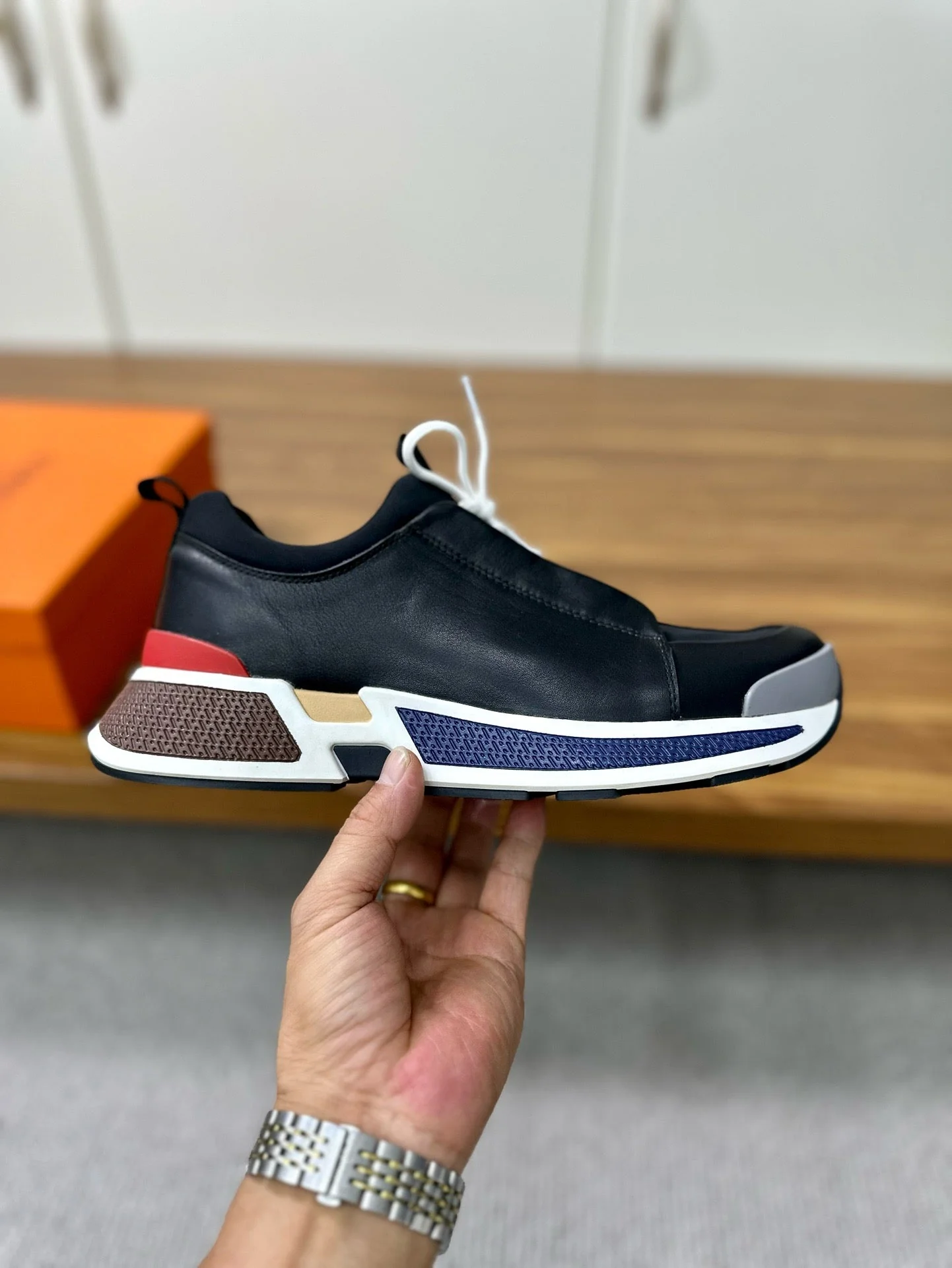 Herm bouncing sneaker