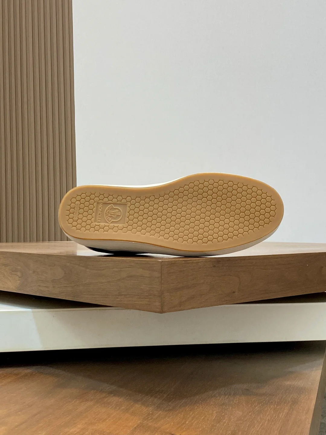 Mon low-top retro sneakers